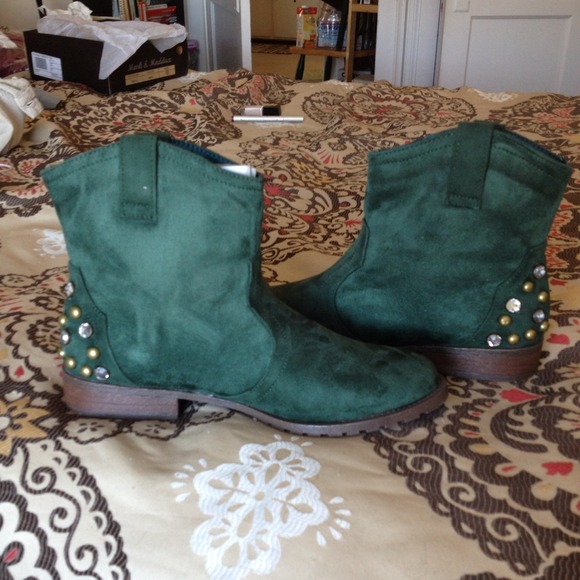 NIB Green Embellished Ankle Boots