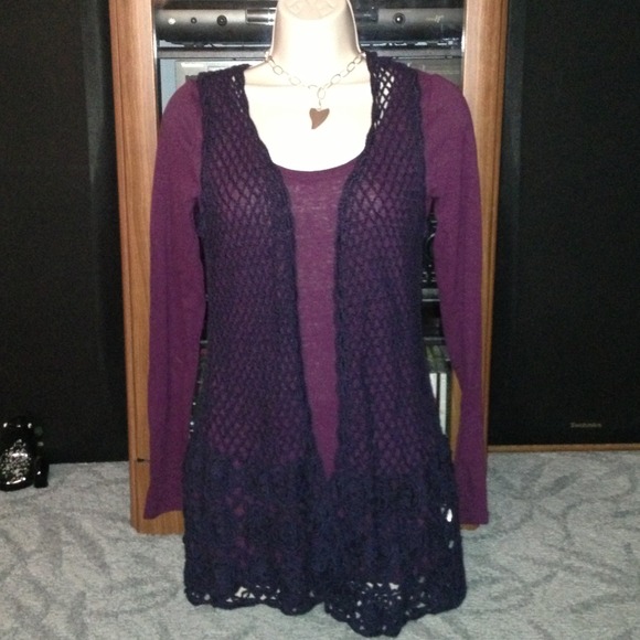 Ann Taylor Purple Top - Picture 3 of 3