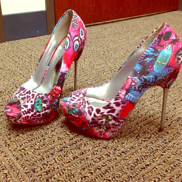 ✨Sold✨ Funky Heels 😍