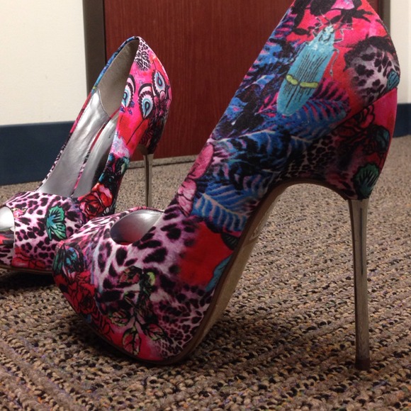 ✨Sold✨ Funky Heels 😍 - Picture 3 of 3