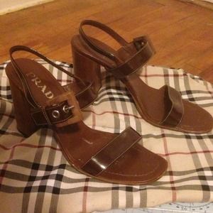 ⬇Prada shoes⬇ Mark down