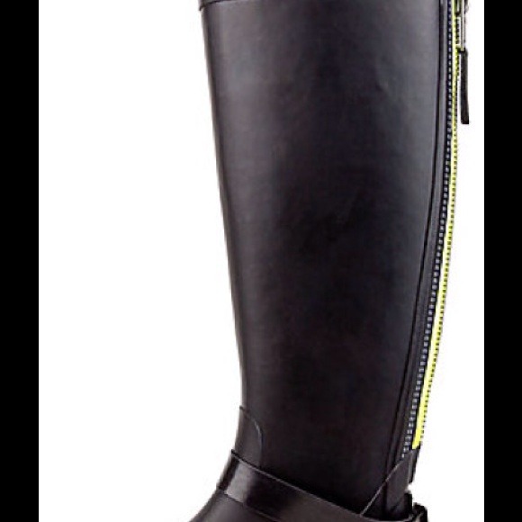 Steve Madden Tsunami Rain Boots - Picture 3 of 4