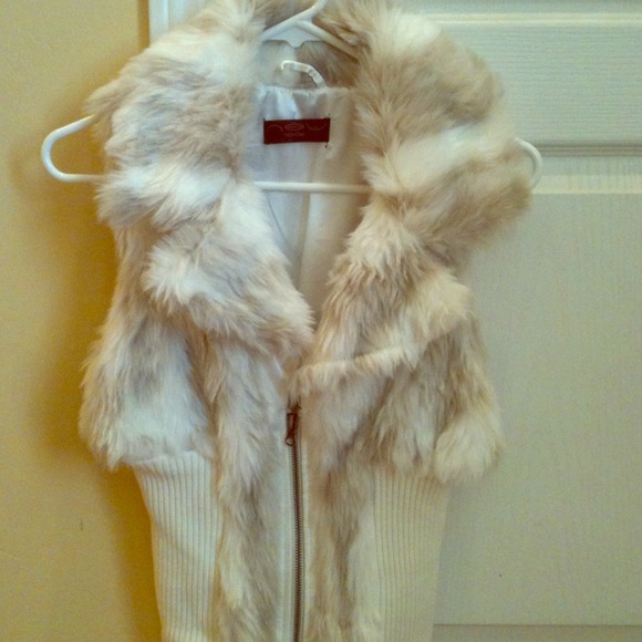 💕💕REDUCED!!💕💕Faux fur vest