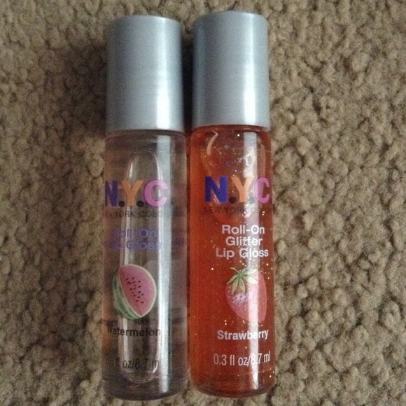 Roll-on lip gloss