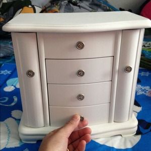 Sold******Organize jewelry