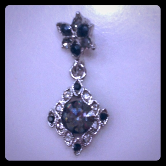 Silver Pendant w Smoke Colored Gems - Picture 1 of 2