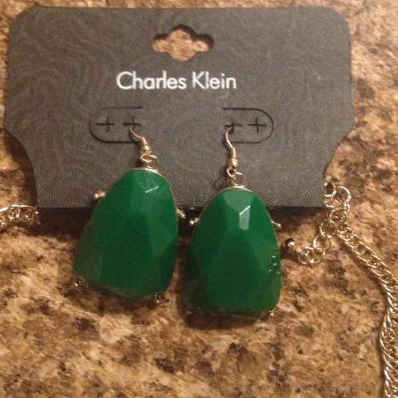 Emerald & Gold Statement Necklace/Earrings Set - Picture 3 of 4