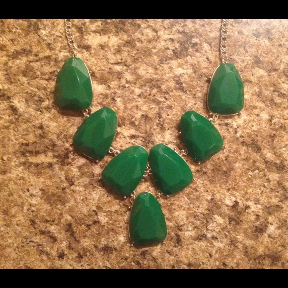 Emerald & Gold Statement Necklace/Earrings Set - Picture 4 of 4
