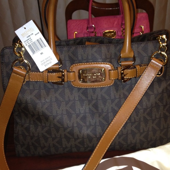 SOLDAuthentic Michael Kors EW Hamilton toteSOLD