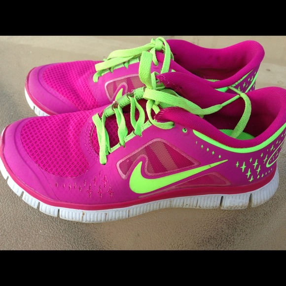 ❌SOLD❌for local customer ❌Nike free 💗💚