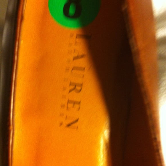 Lady dresser shoe