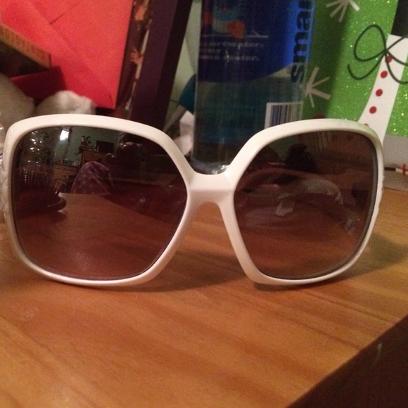 Rocawear Outerwear - Rocawear Sunglasses Rocawear Outerwear - Rocawear Sunglasses