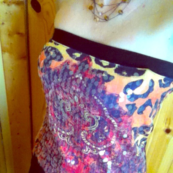 Leopard multi-colored tube top.