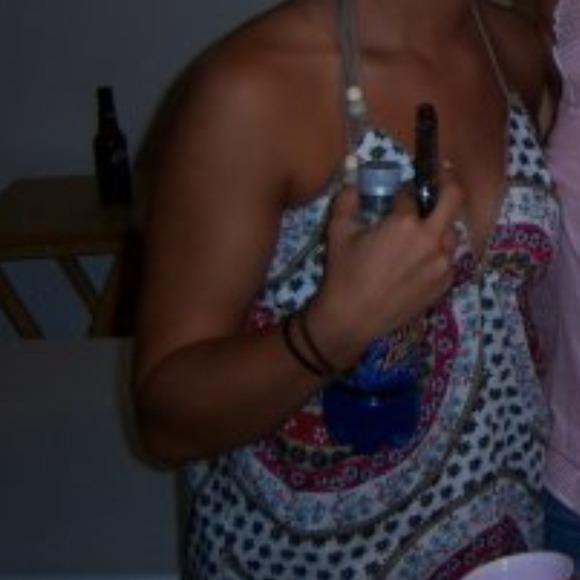 Halter patterned top - Picture 4 of 4