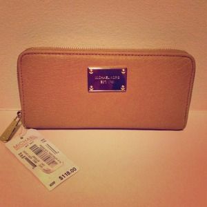100% Authentic Michael Kors Continental Wallet