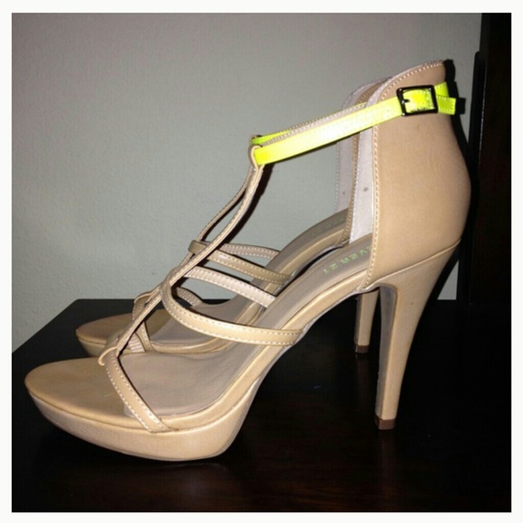BUNDLED.  Nude heeled sandals - Picture 2 of 4