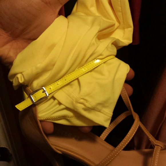 BUNDLED.  Nude heeled sandals - Picture 4 of 4