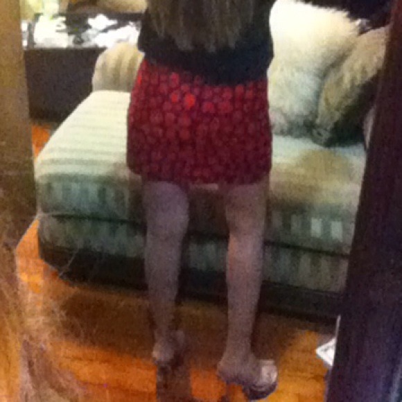 Black & Red Skull Mini Skirt💀💀 - Picture 2 of 3