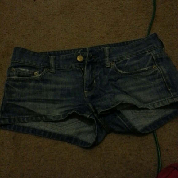 Shorts - Picture 2 of 3