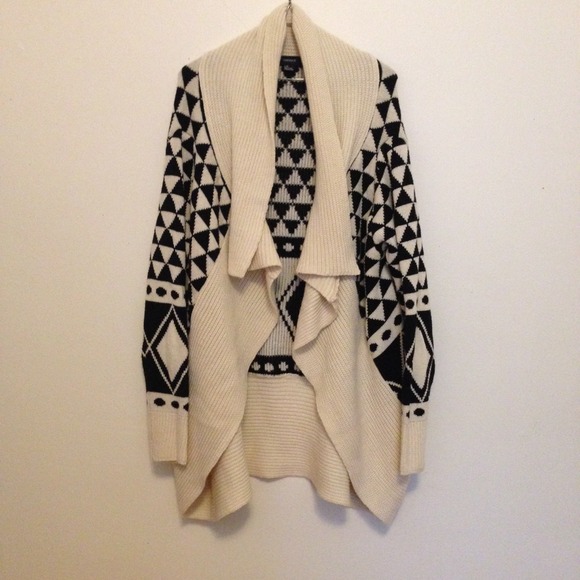 Chunky Sweater Cardigan with Cascading Front/Neck - Picture 1 of 4