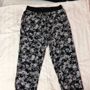 Flower print pants