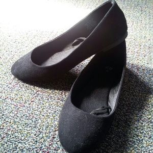 ***SOLD*** H&M Black Flats