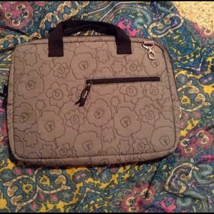 Thirty-One Gifts- laptop case- Grey Quilted Poppy