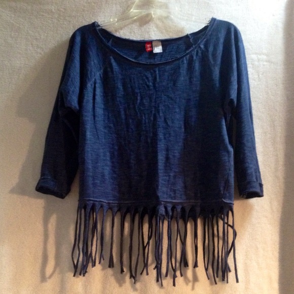 π¨SOLD IN BUNDLEπ¨πHP5/14πβ¨Cute fringe topπ - Picture 4 of 4