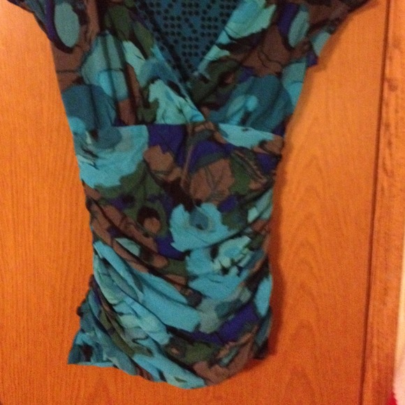 Top - Picture 2 of 2