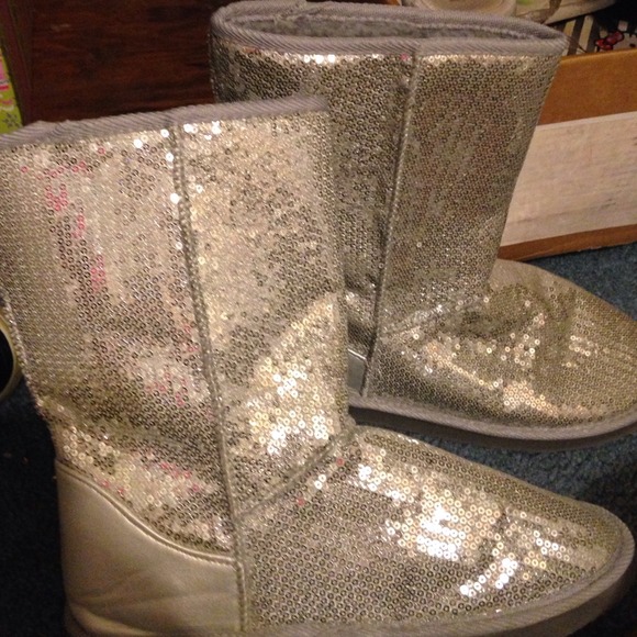 ON HOLD⛔️ Sparkly boots @ccrose1113
