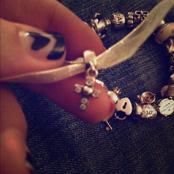 🚫SOLD🚫pandora cross charm