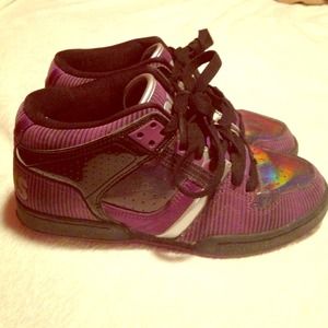 Women's OSIRIS shoes for sale! 🎀