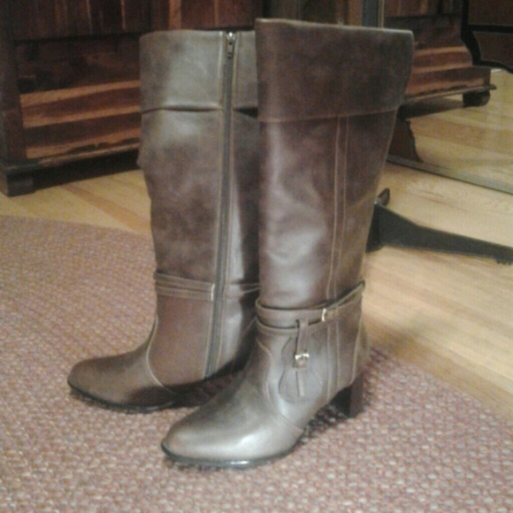 Harness Boots NWOT