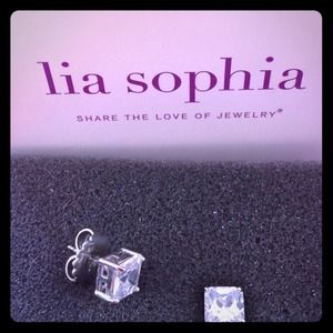 Pristine Lia Sophia earrings