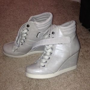 Wedge sneakers
