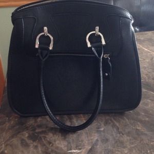 London Fog Black Leather handbag