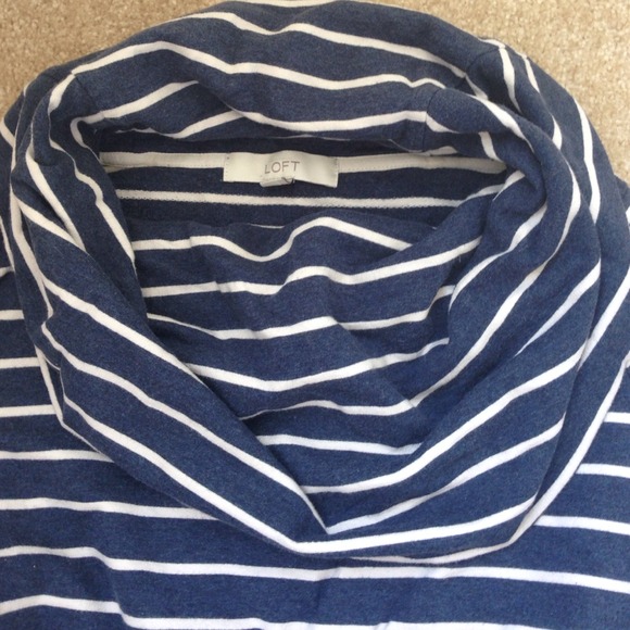 🎉 HOST PICK 🎉 Nautical Stripe Cowl Sweatshirt - Picture 3 of 4