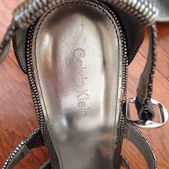 Calvin Klein silver python wedges - Picture 3 of 4