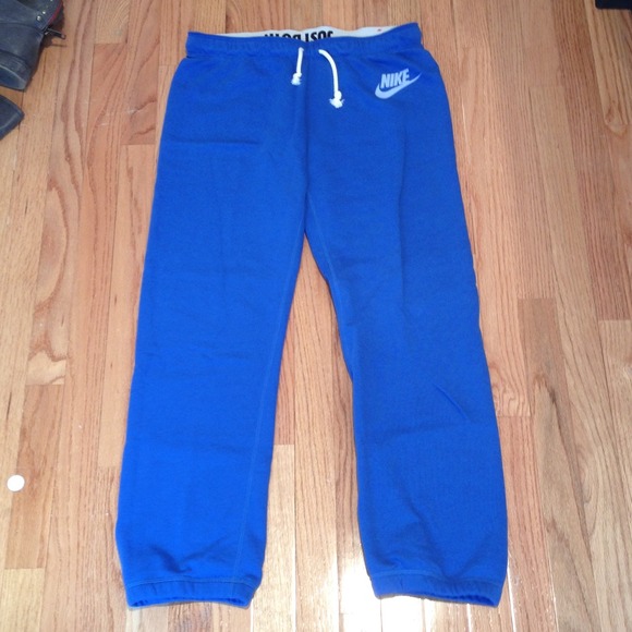 Soft- blue- nike sweats with draw string