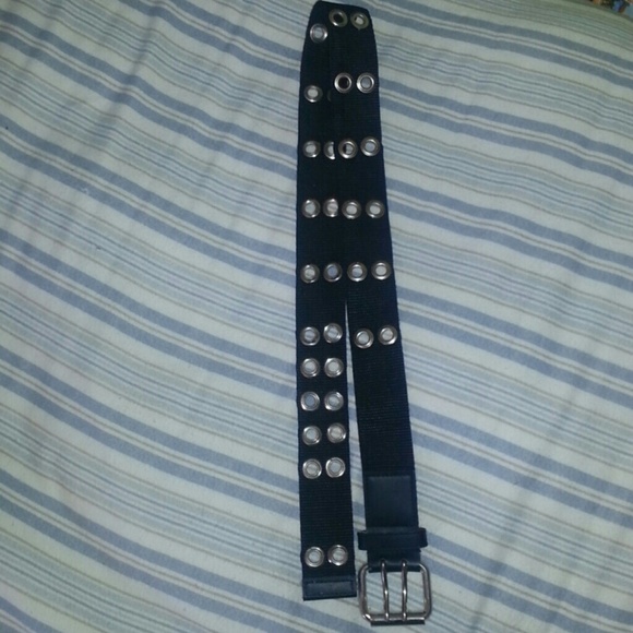 Black double prong punk belt