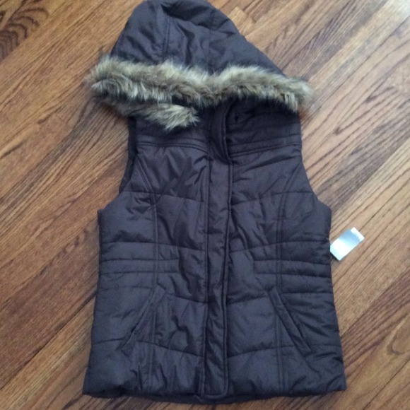 Ny and co brown puffer vest w fur trim