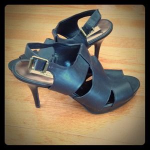 Simply Vera black heels