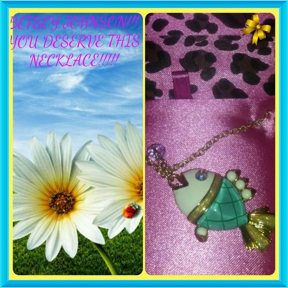 💯% BETSEY JOHNSON FISH PENDANT-NEW - Picture 2 of 2