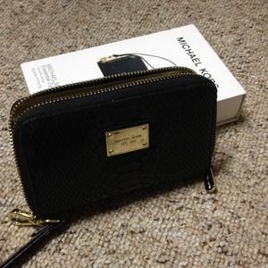 MICHAEL KORS iPhone wallet
