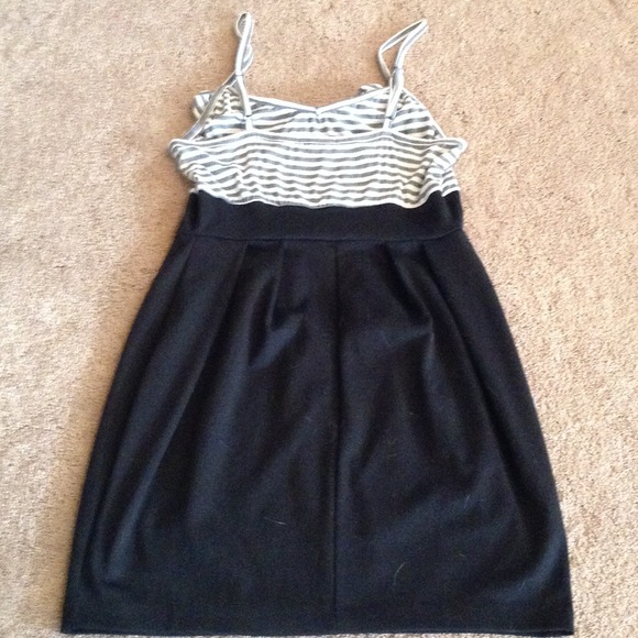 BUNDLED Forever 21 Dress - Picture 4 of 4