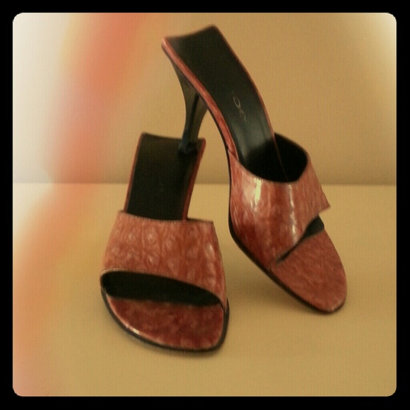 Bebe sandles.
