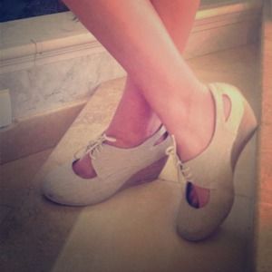 Call in spring tan wedges