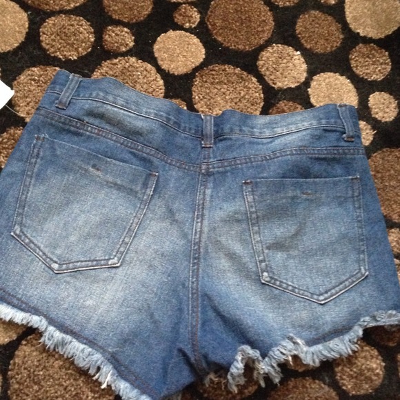 High wasted BEJEWLED shorts - Picture 2 of 3