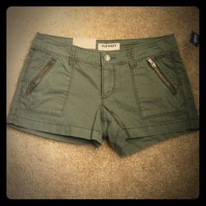 Old Navy military green shorts!