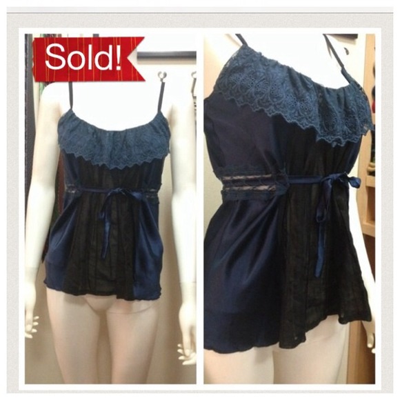 👑 Ultra Feminine, Beautiful Navy/Black Blouse 💋